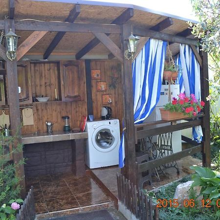 U Palycha Guest House Сухумі Екстер'єр фото