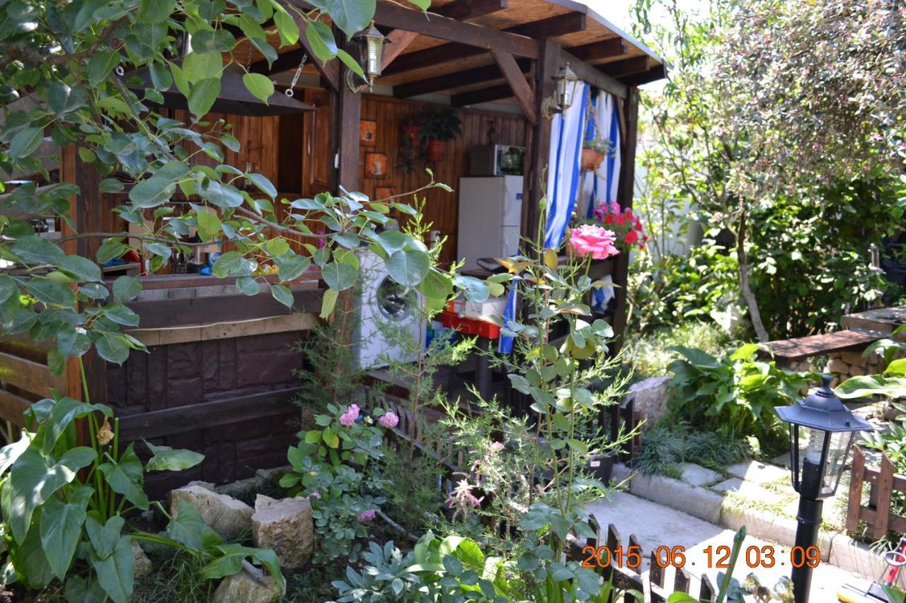 U Palycha Guest House Сухумі Екстер'єр фото