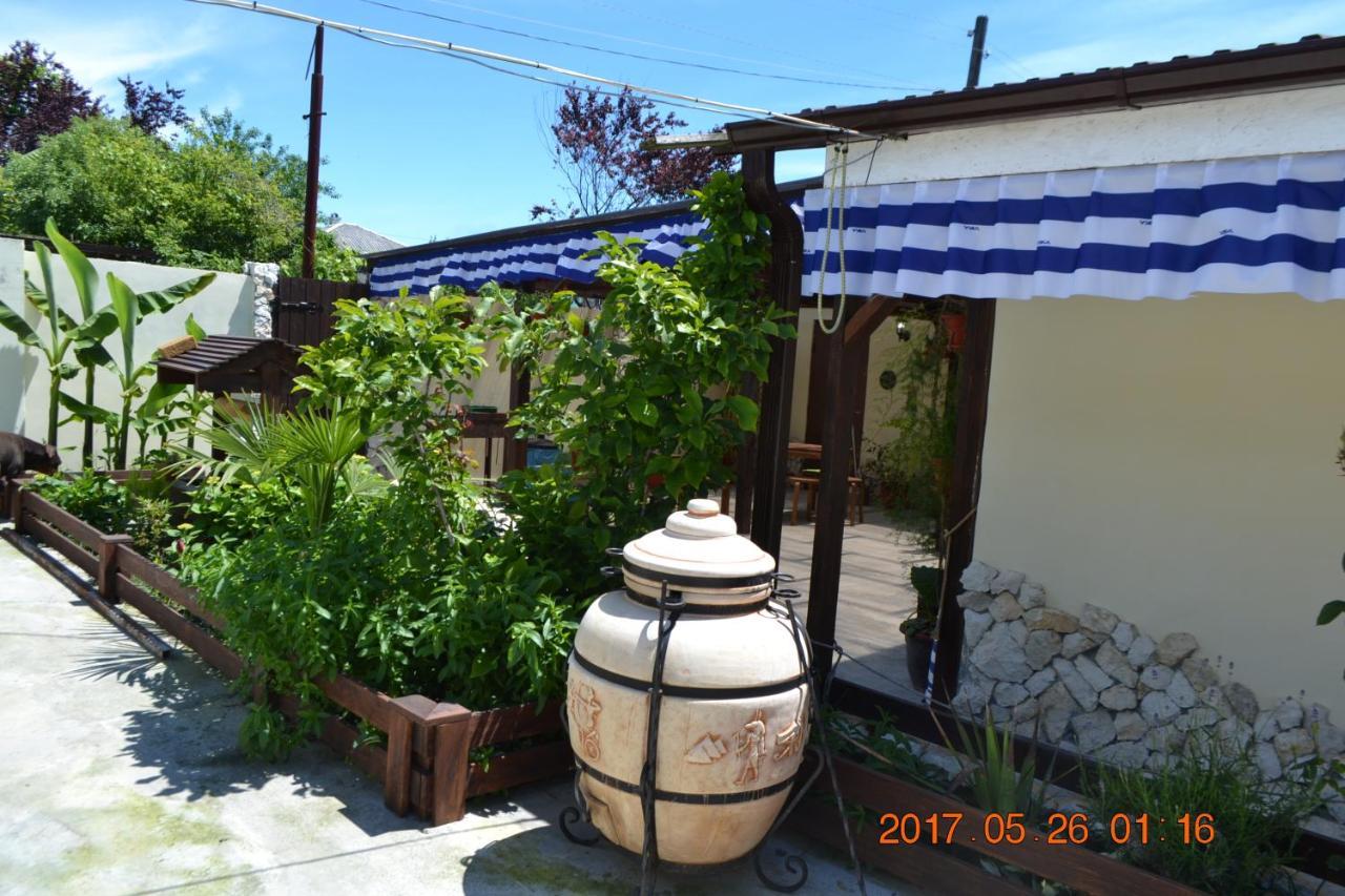 U Palycha Guest House Сухумі Екстер'єр фото