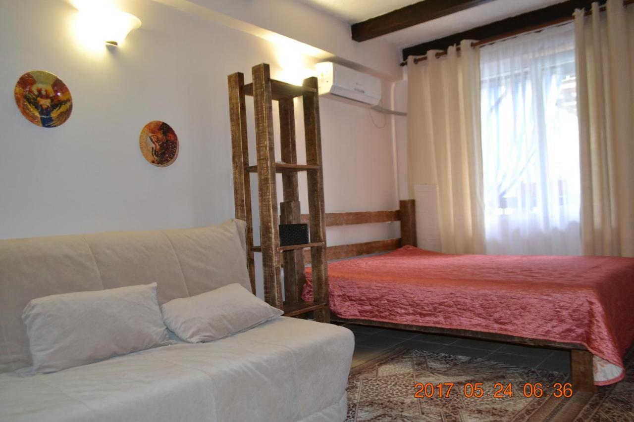 U Palycha Guest House Сухумі Екстер'єр фото