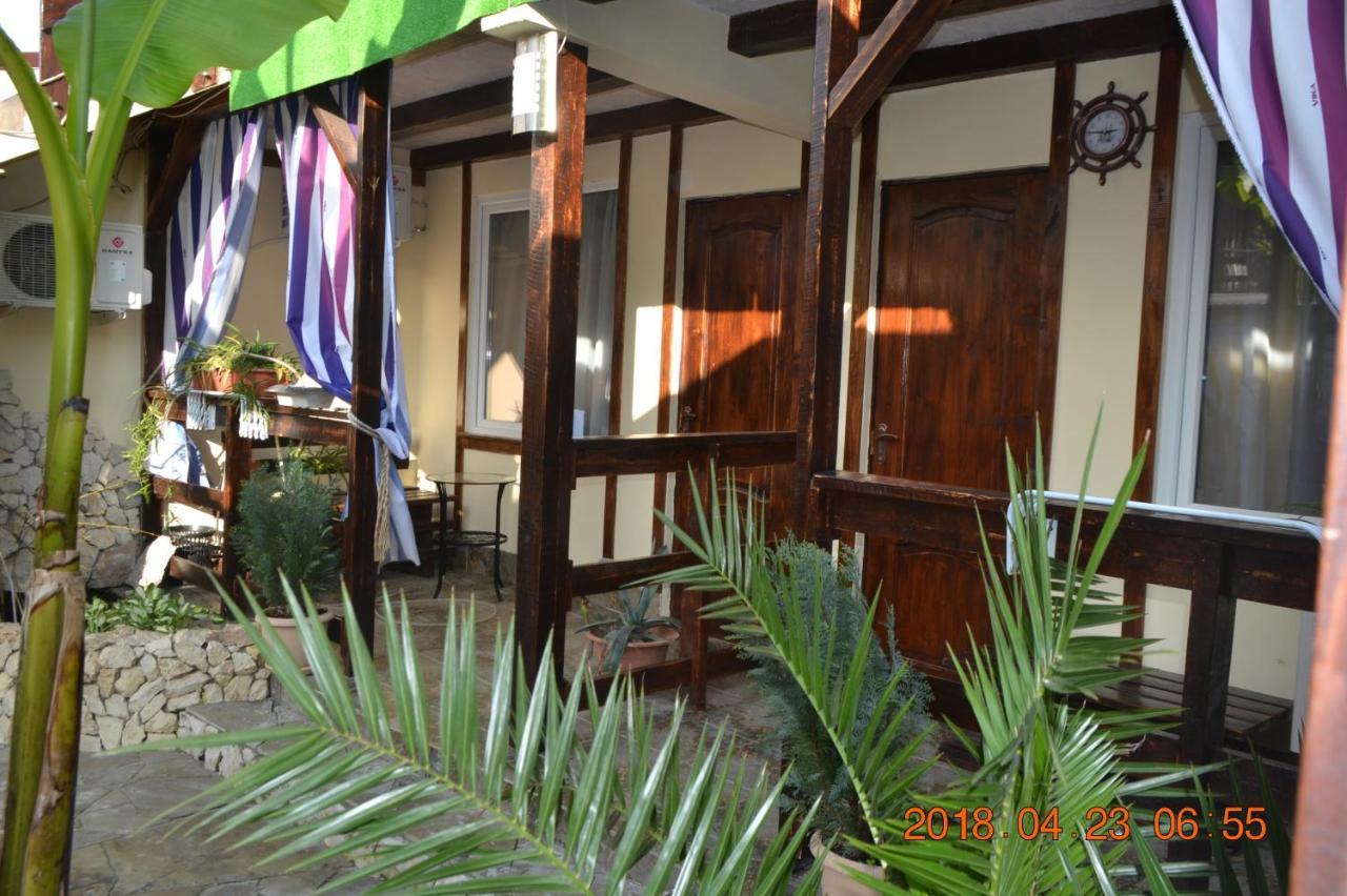 U Palycha Guest House Сухумі Екстер'єр фото