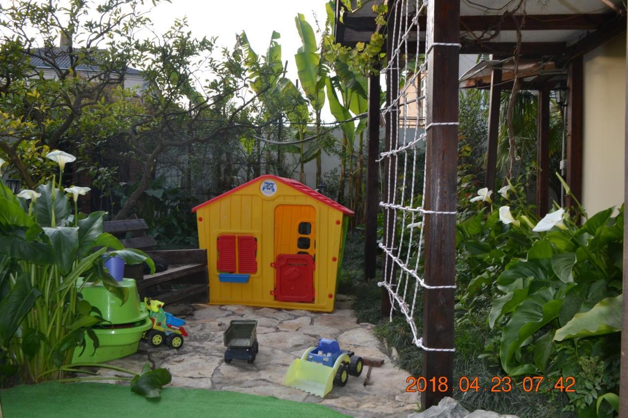 U Palycha Guest House Сухумі Екстер'єр фото