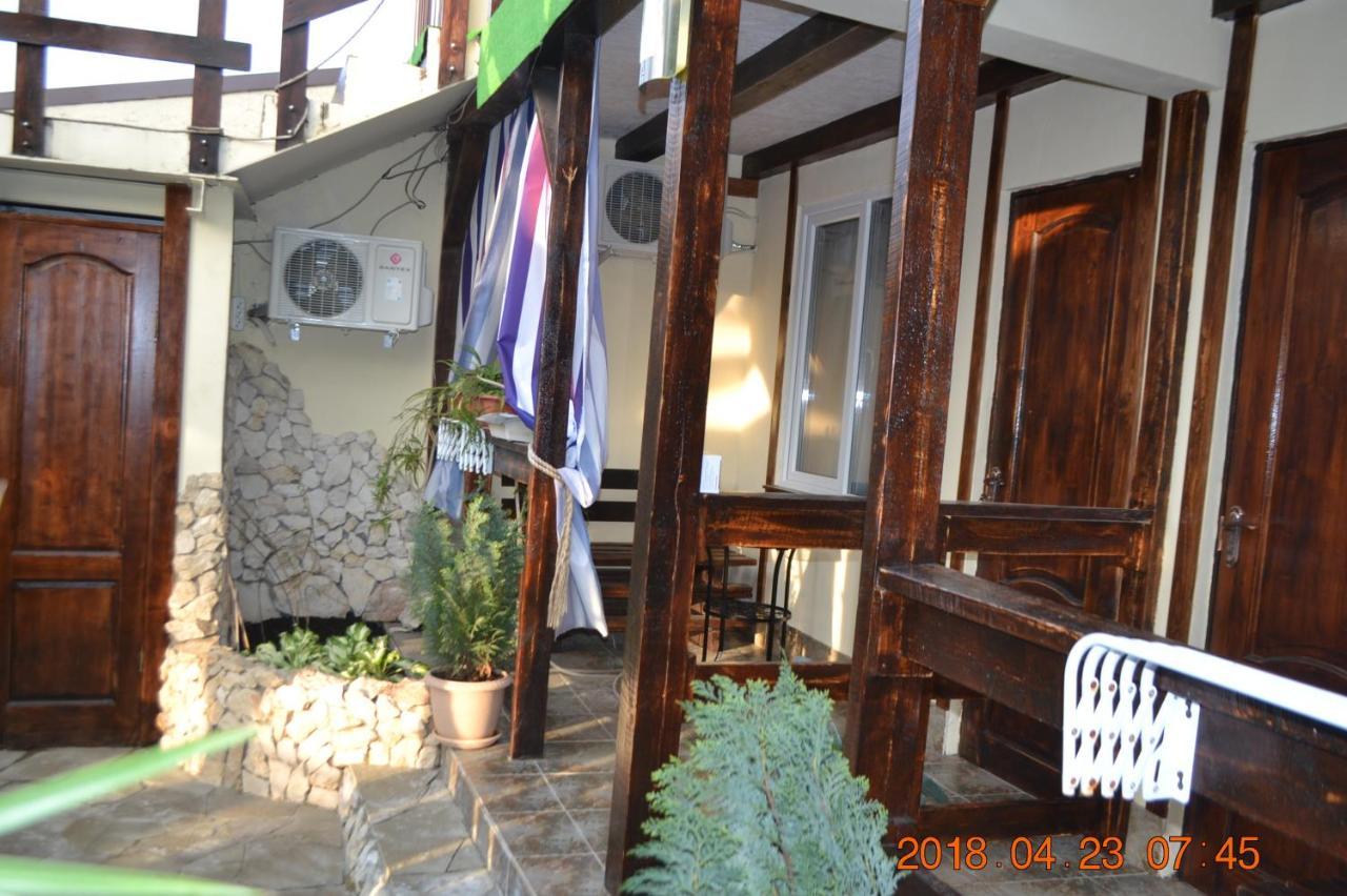 U Palycha Guest House Сухумі Екстер'єр фото