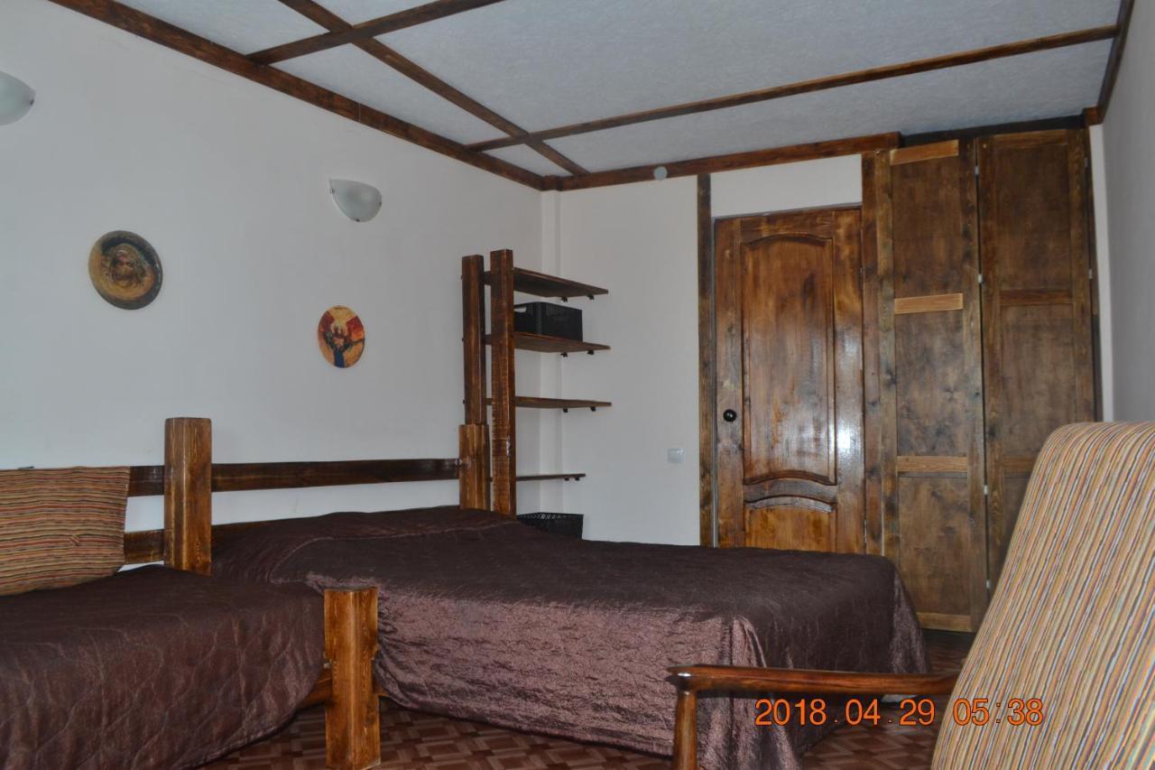 U Palycha Guest House Сухумі Екстер'єр фото