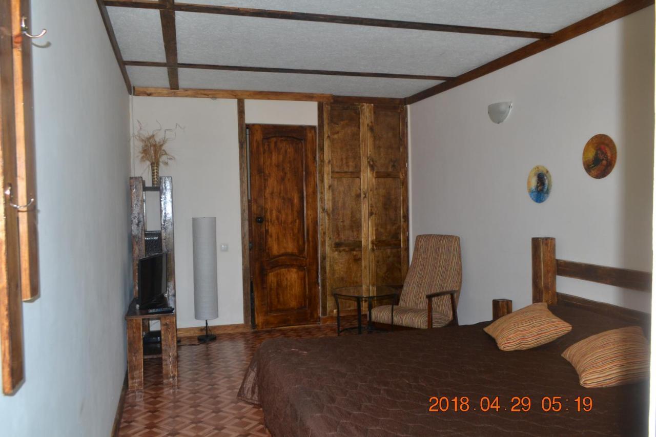 U Palycha Guest House Сухумі Екстер'єр фото