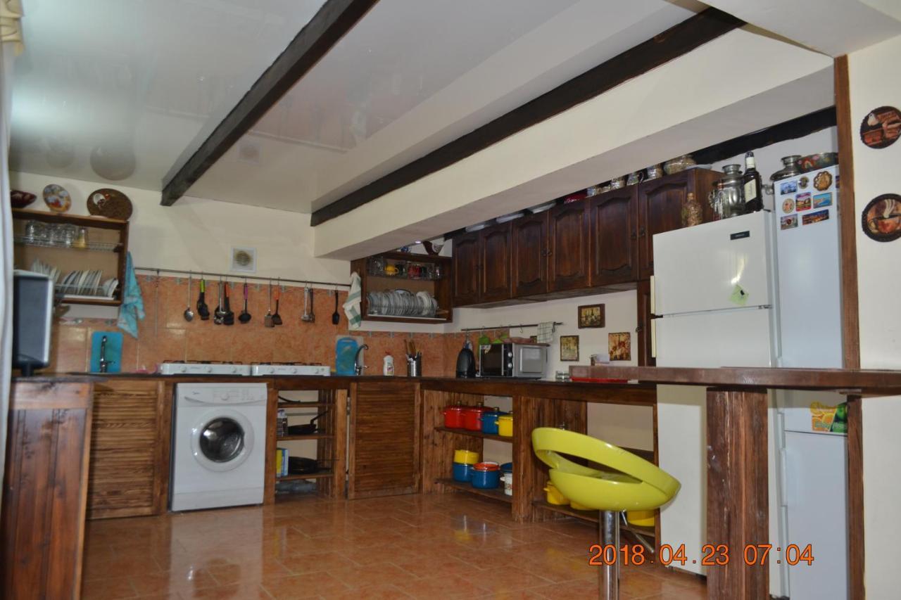 U Palycha Guest House Сухумі Екстер'єр фото