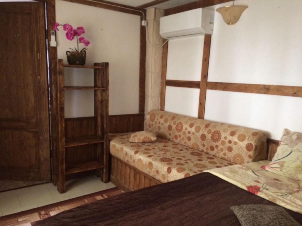 U Palycha Guest House Сухумі Екстер'єр фото